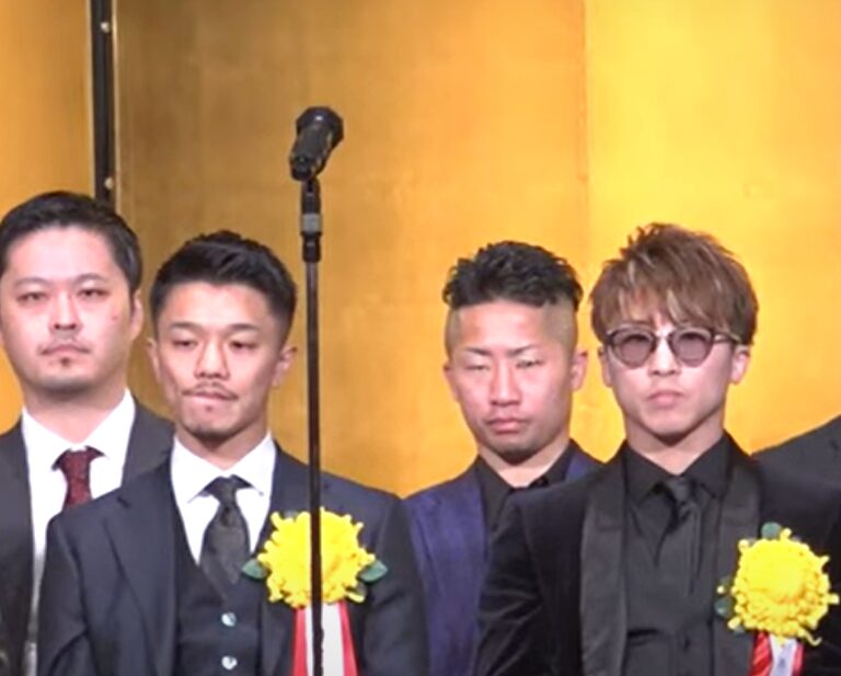 記者会見に望む井上尚弥と中谷潤人